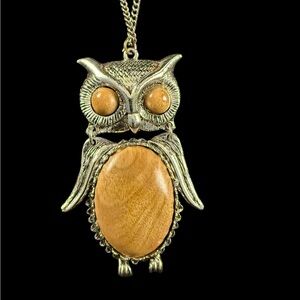 Vintage Articulating Owl Pendant on 24 Inch Chain Wood Belly & Eyes Thick Piece.